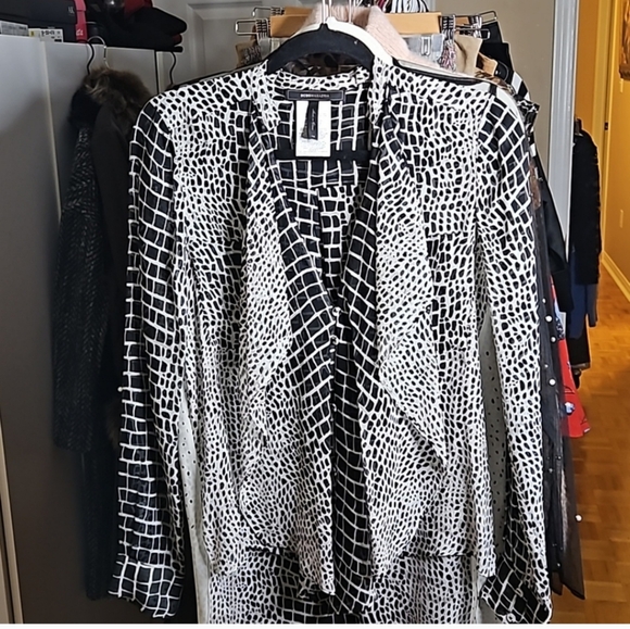 BCBGMAXAZRIA 100% Silk Blouse - Picture 10 of 10